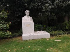 卢星堂 | 笔墨留韵，石雕寄思